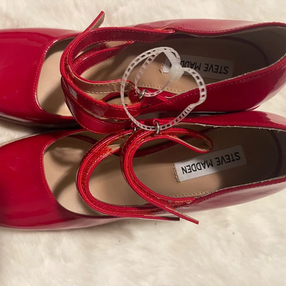 Steve Madden Glossy Red Heels - Picture 2 of 7
